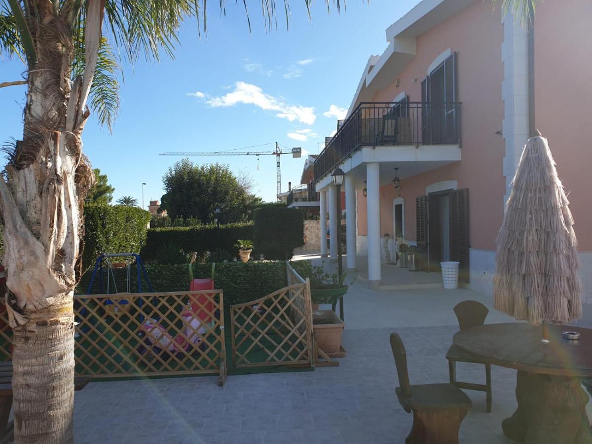 Bed And Breakfast Villa Fatima Trani Kültér fotó