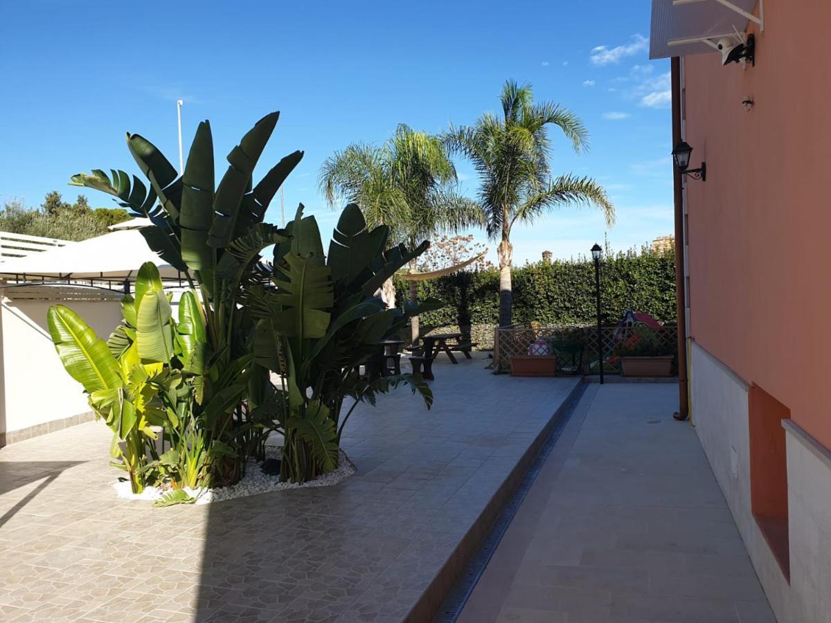 Bed And Breakfast Villa Fatima Trani Kültér fotó