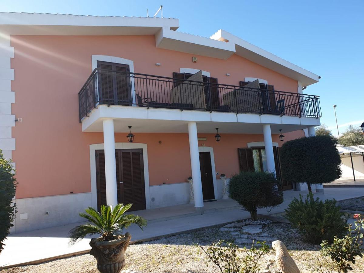 Bed And Breakfast Villa Fatima Trani Kültér fotó