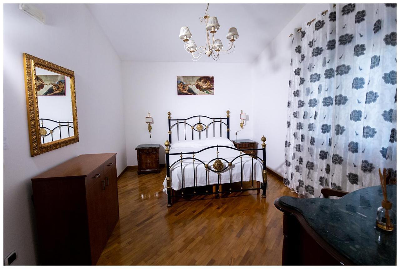 Bed And Breakfast Villa Fatima Trani Kültér fotó